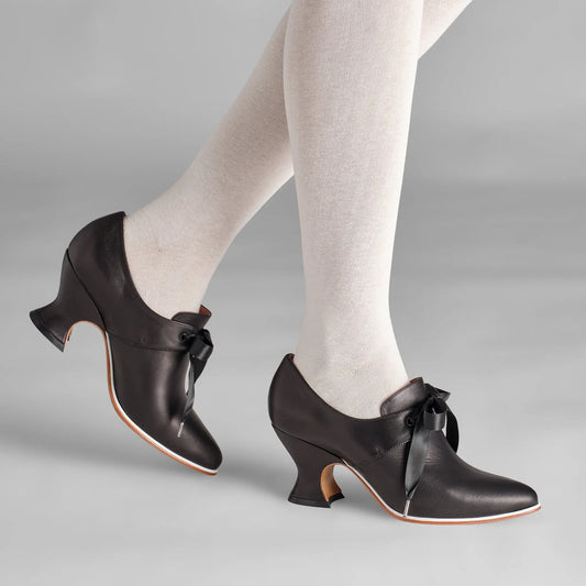 Pompadour 18th Century Leather Shoes (Black) American Duchess