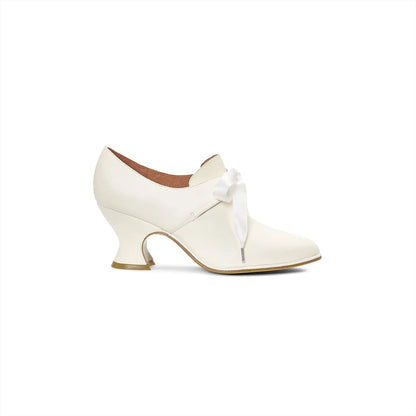 Pompadour 18th Century Leather Shoes (Ivory) American Duchess