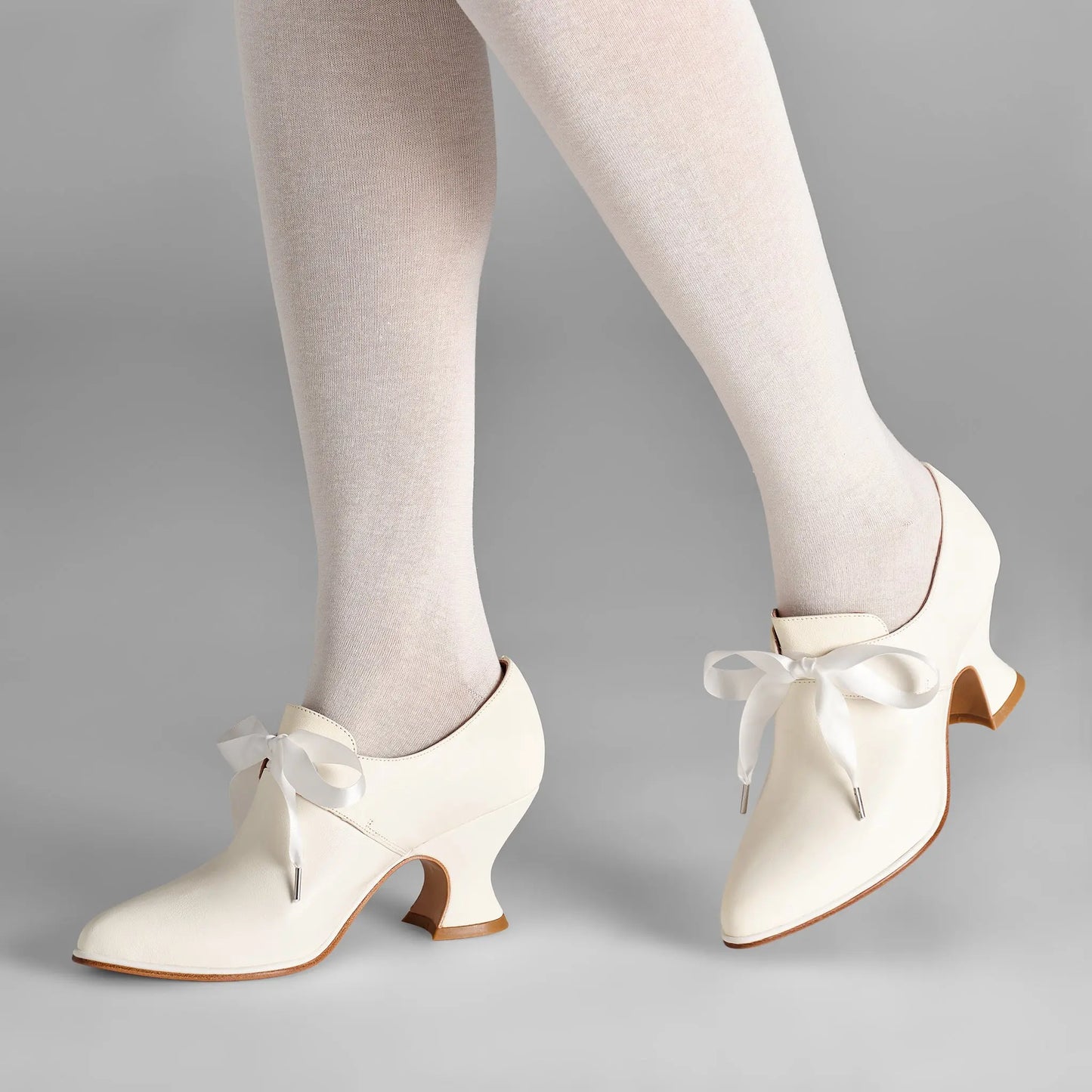Pompadour 18th Century Leather Shoes (Ivory) American Duchess